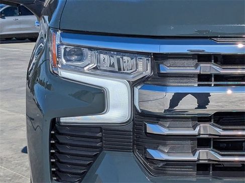 Used 2025 Chevrolet Silverado 1500 LTZ image 9
