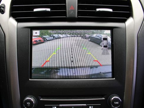 Used 2017 Ford Fusion SE w/ Fusion SE Technology Package FWD image 35