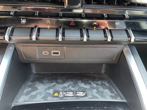 Used 2024 Chevrolet Colorado LT w/ LT Convenience Package III image 21