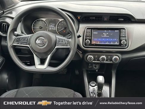 Used 2018 Nissan Kicks S w/ Interior Electronics Package FWD image 11