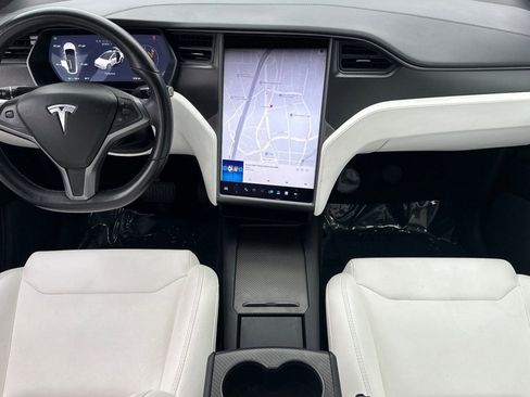 Used 2018 Tesla Model X 100D image 27