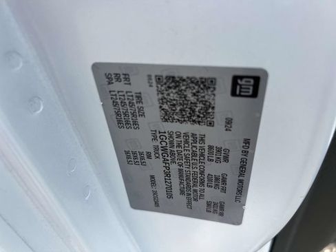 Used 2024 Chevrolet Express 2500 w/ Driver Convenience Package RWD image 18
