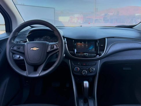 Used 2017 Chevrolet Trax LT FWD image 13