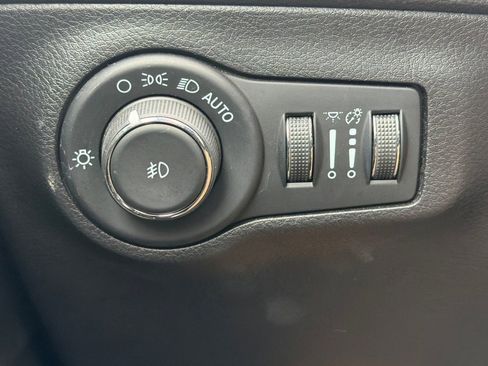 Used 2021 Jeep Compass 80th Special Edition w/ Sun and Sound Group image 37