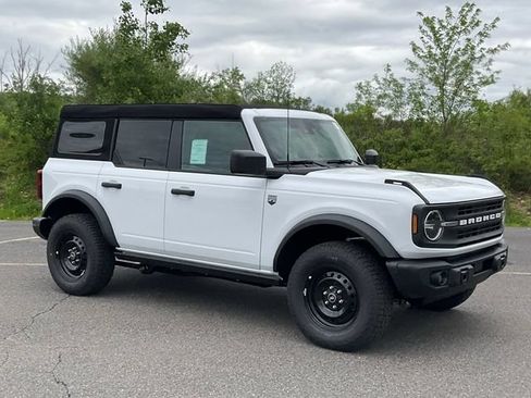 New 2026 Ford Bronco Big Bend w/ Black Diamond Package AWD/4WD image 1