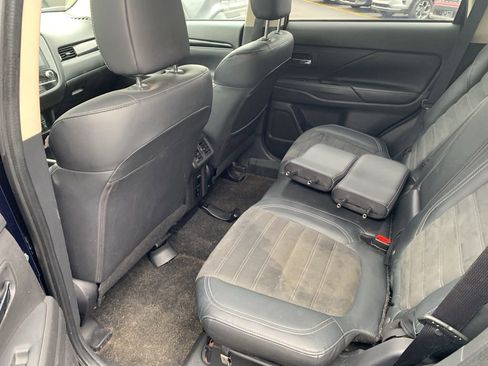 Used 2020 Mitsubishi Outlander SE AWD/4WD image 9