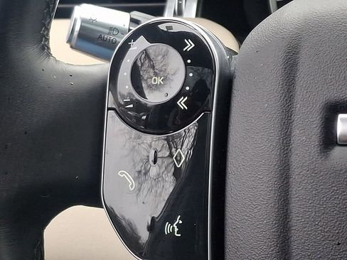 Used 2020 Land Rover Discovery Sport S image 23