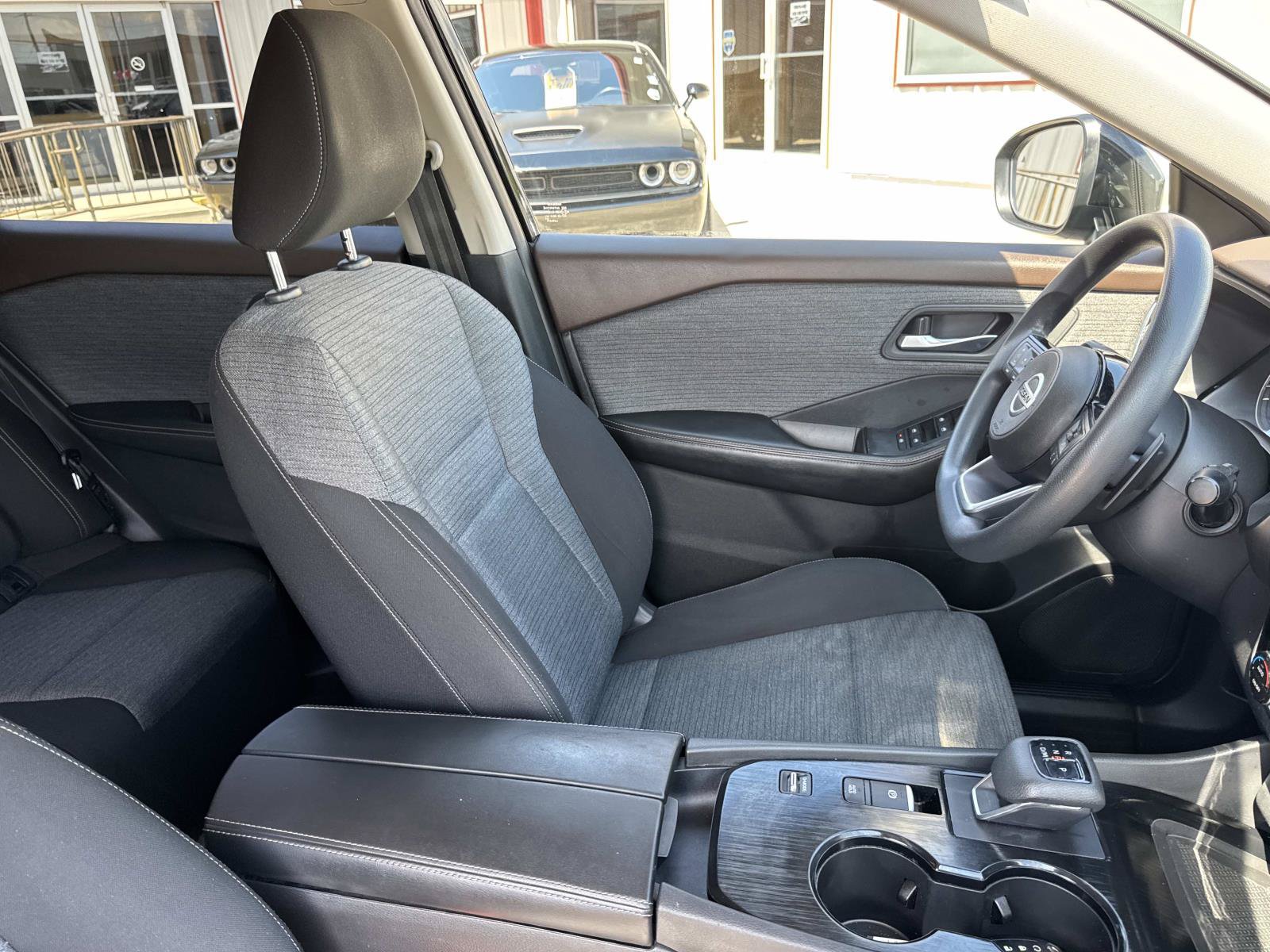 Used 2021 Nissan Rogue SV FWD image 10
