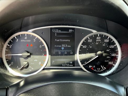 Used 2018 Nissan Sentra S w/ S Midnight Style Package FWD image 13