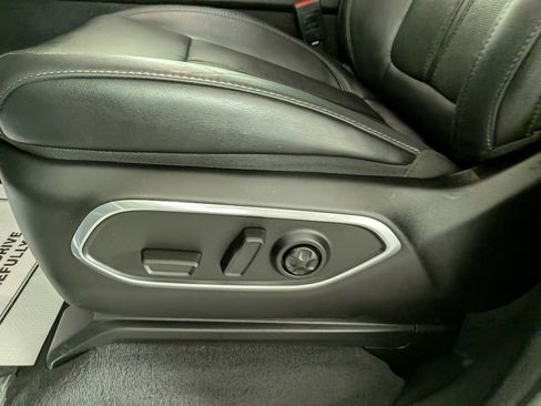 Certified 2023 Jeep Wagoneer L Series III w/ Premium Group I AWD/4WD image 22