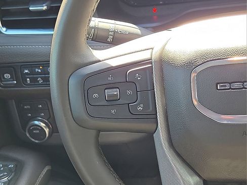 Used 2024 GMC Yukon Denali image 21