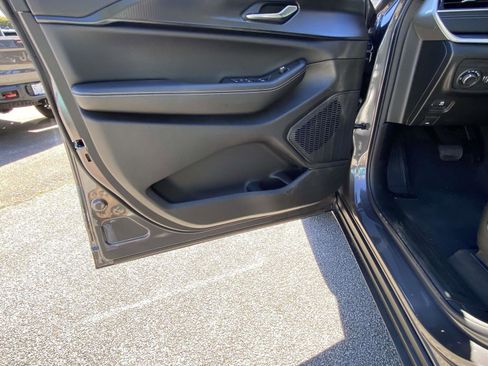 New 2025 Jeep Grand Cherokee L Laredo image 18