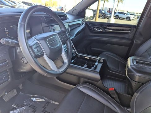 Used 2023 GMC Yukon XL Denali image 17