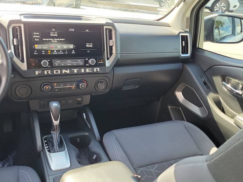 Certified 2025 Nissan Frontier SV RWD image 21