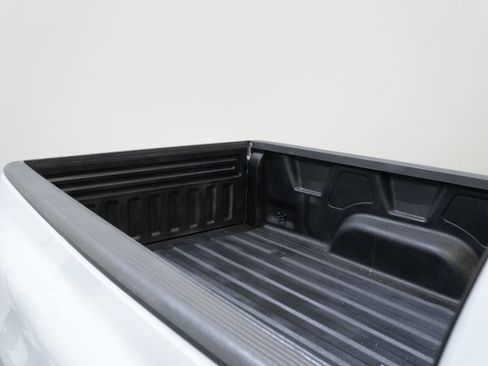 Used 2004 Ford F150 Lightning RWD image 14