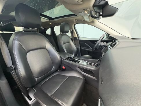 Used 2020 Jaguar F-PACE Premium image 21