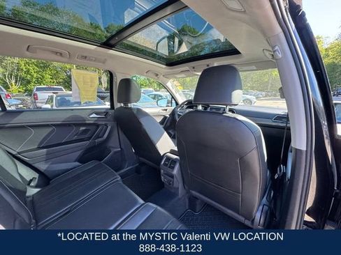 Certified 2022 Volkswagen Tiguan SE w/ Panoramic Sunroof Package AWD/4WD image 24