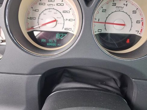 Used 2013 Dodge Challenger R/T RWD image 3