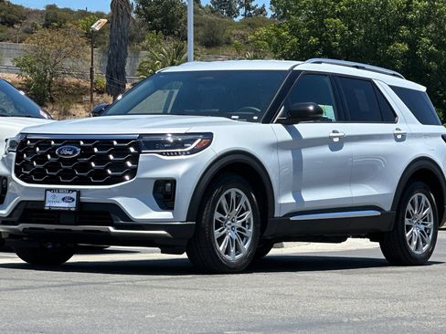 New 2026 Ford Explorer Platinum RWD image 7