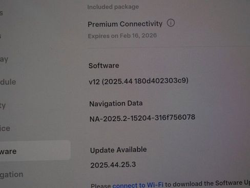 Used 2023 Tesla Model Y Long Range image 34