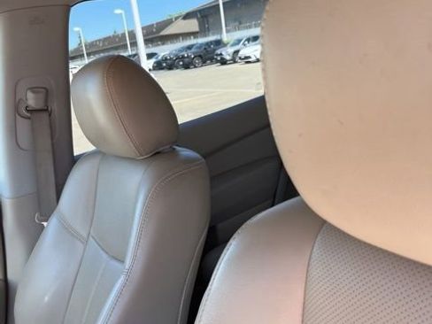 Used 2016 Nissan Pathfinder Platinum AWD/4WD image 12