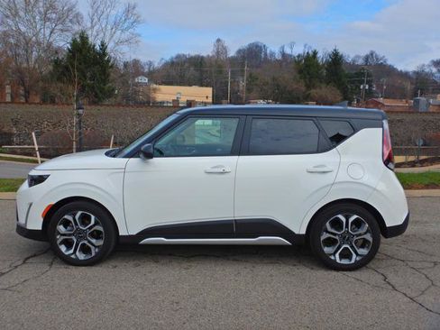 Used 2025 Kia Soul EX image 12