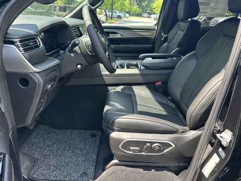 New 2026 Jeep Grand Wagoneer L 4WD image 9