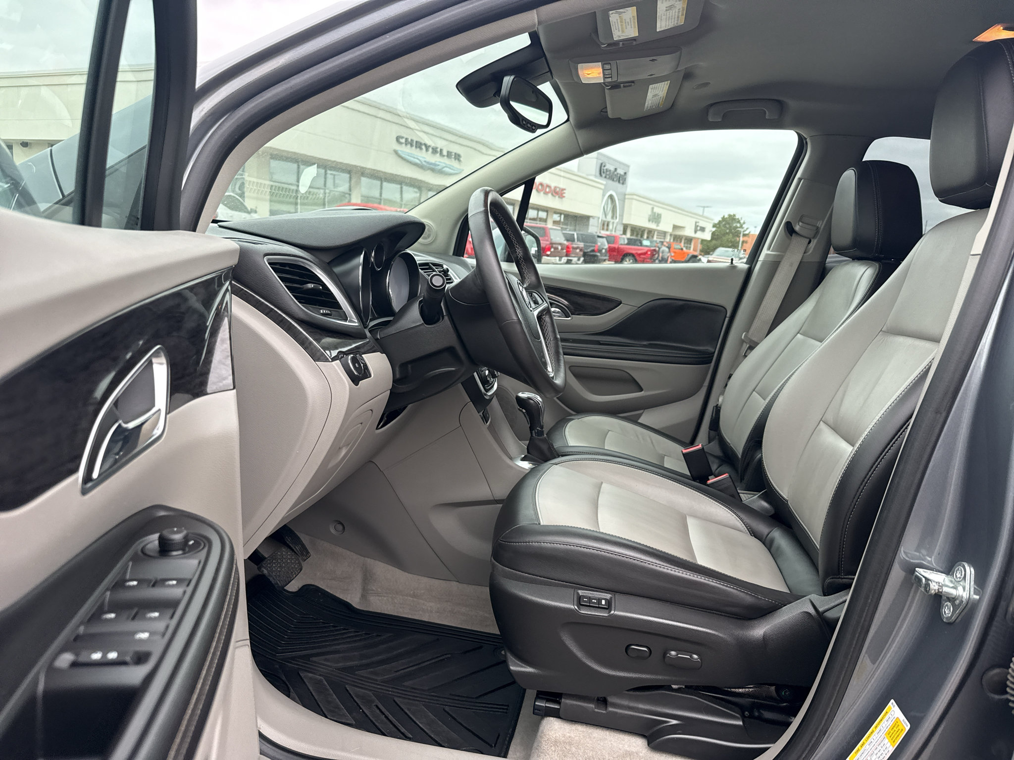 Used 2014 Buick Encore Leather FWD image 4