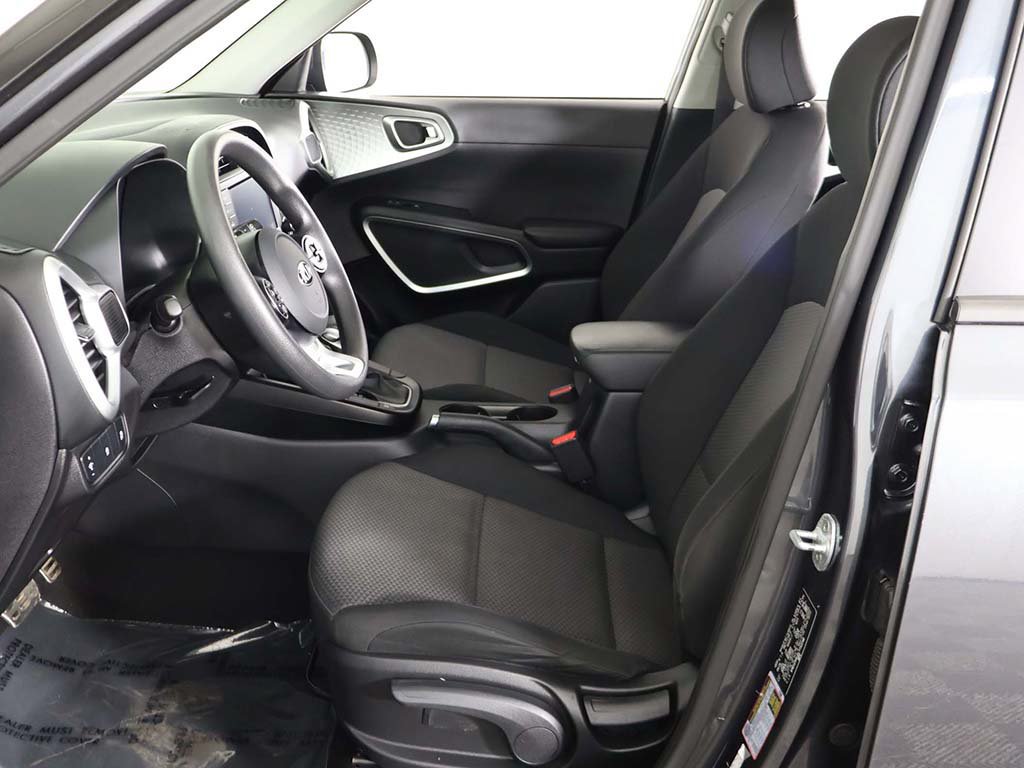 Used 2020 Kia Soul LX FWD image 27
