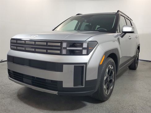 Used 2024 Hyundai Santa Fe SEL image 3