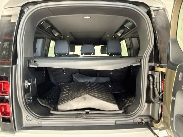 Certified 2024 Land Rover Defender 110 S AWD/4WD image 28