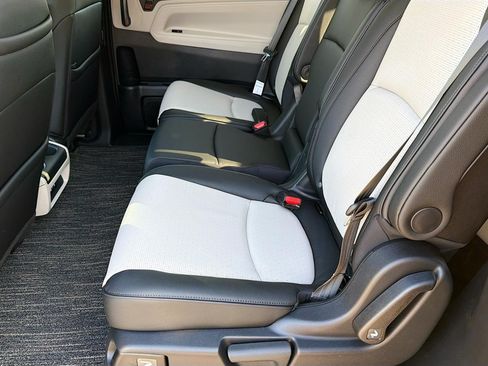 Used 2026 Honda Odyssey Elite image 6
