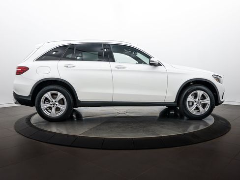 Used 2017 Mercedes-Benz GLC 300 4MATIC image 3
