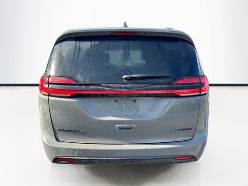 Used 2021 Chrysler Pacifica Touring-L w/ S Appearance Package image 6