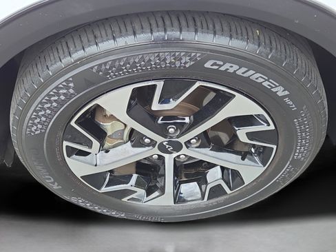 Used 2023 Kia Sportage EX image 9
