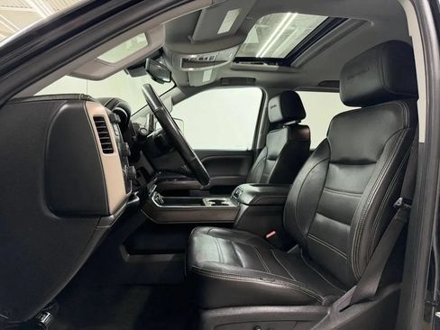 Used 2018 GMC Sierra 2500 Denali w/ Duramax Plus Package AWD/4WD image 12