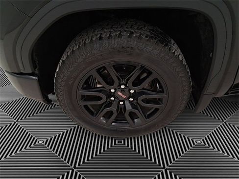 Used 2020 GMC Sierra 1500 Elevation image 9