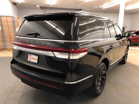 Used 2024 Lincoln Navigator L Reserve image 12