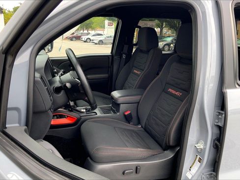 Used 2023 Nissan Frontier PRO-4X w/ Pro Convenience Package AWD/4WD image 29