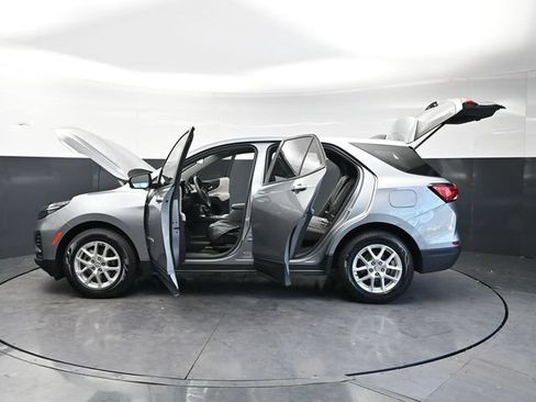 Used 2024 Chevrolet Equinox LS w/ Driver Confidence II Package FWD image 36