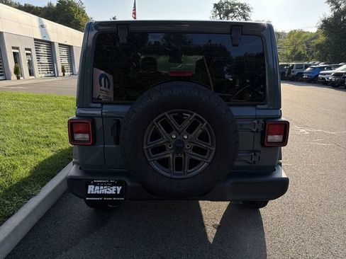 Used 2025 Jeep Wrangler Unlimited Sport AWD/4WD image 7