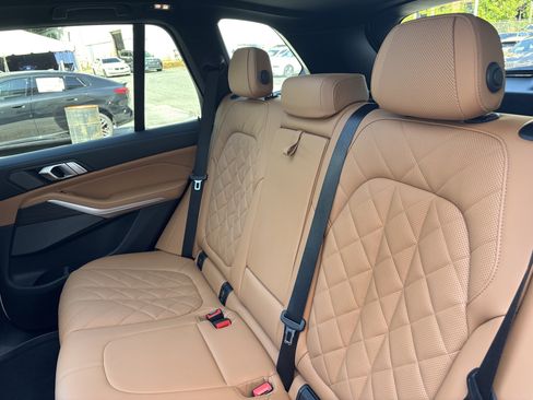 Used 2024 BMW X5 sDrive40i w/ Premium Package RWD image 31