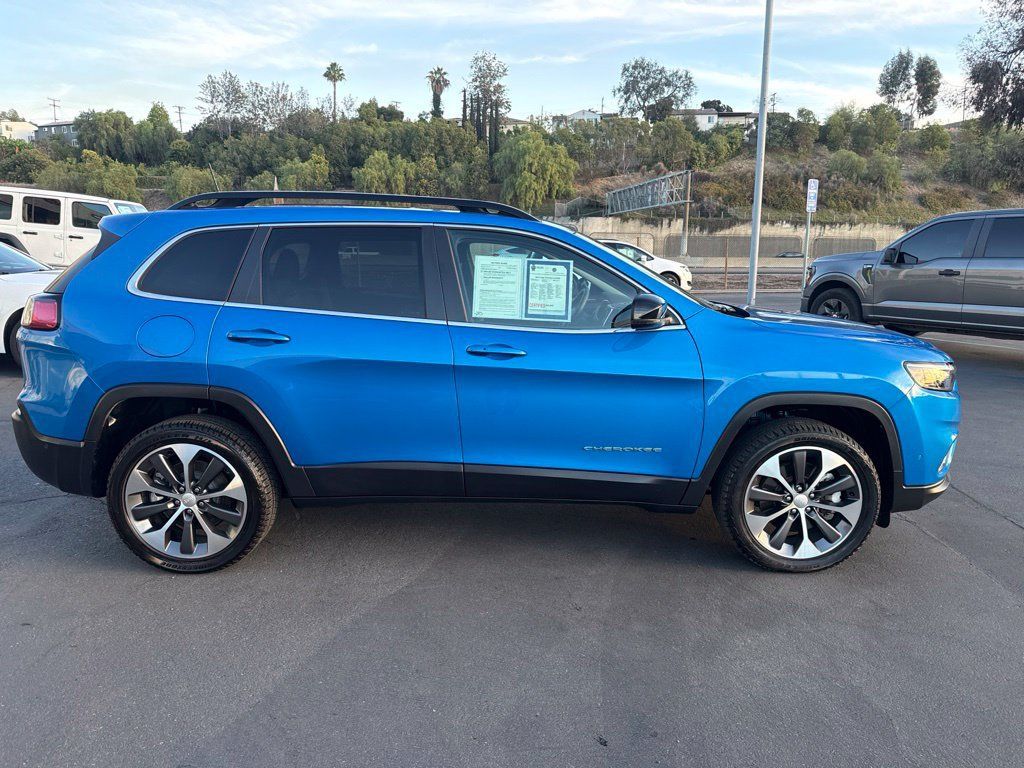 Certified 2022 Jeep Cherokee Limited w/ Elite Package AWD/4WD image 10