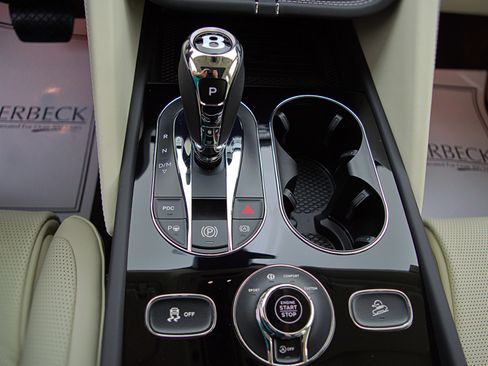 Certified 2023 Bentley Bentayga Extended Wheelbase image 23