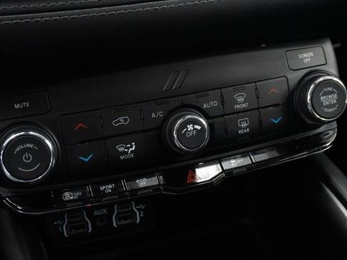 Used 2021 Dodge Durango SXT w/ 3rd Row Seating Group image 21