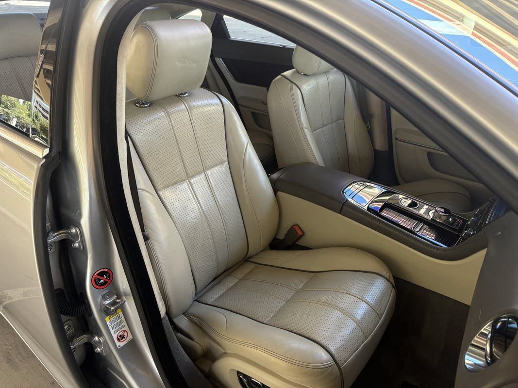 Used 2014 Jaguar XJ L Portfolio RWD image 24