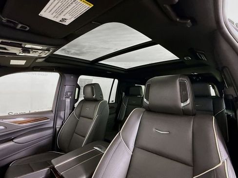 Used 2022 Cadillac Escalade ESV Premium Luxury image 26