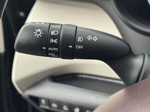 Used 2023 Toyota Sienna Platinum image 20