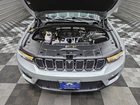 Used 2022 Jeep Grand Cherokee Limited 4xe w/ Luxury Tech Group II AWD/4WD image 44