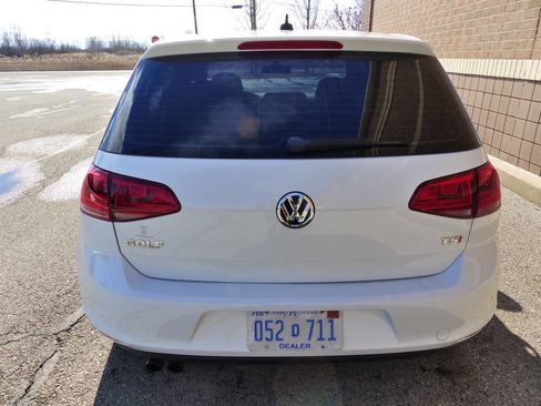 Used 2017 Volkswagen Golf SE image 7